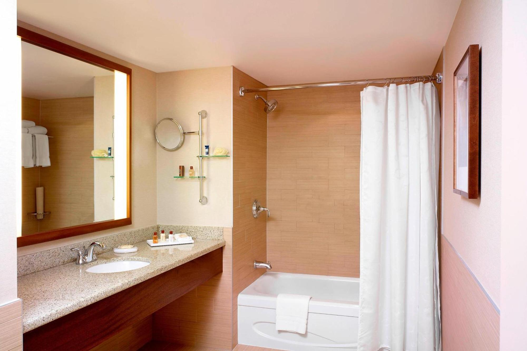 Sheraton Vancouver Airport Hotel Richmond Extérieur photo